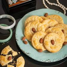 ALMOND & CACAO NIBS